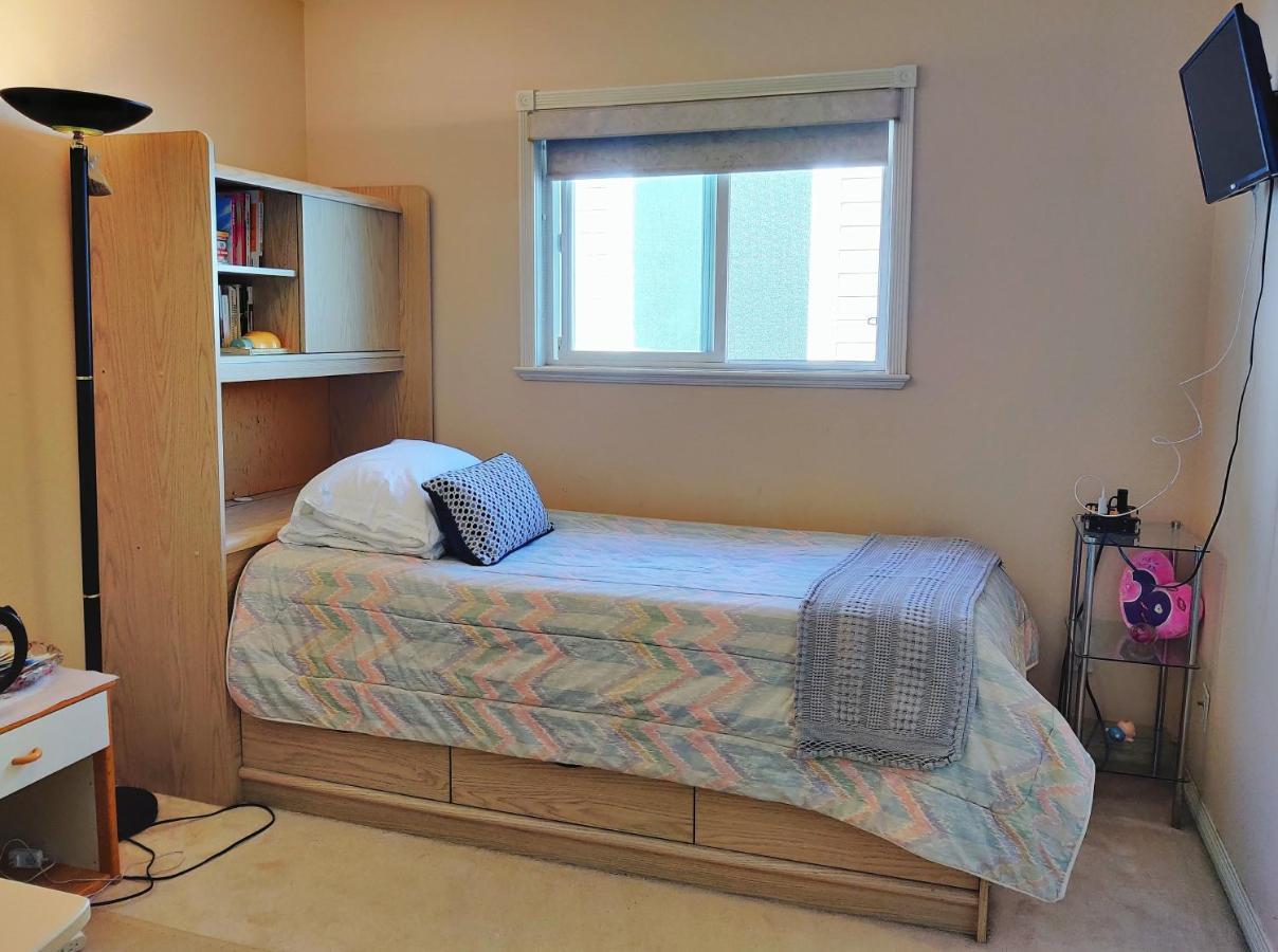 Helen's House / Close To Skytrain And Airport Bed & Breakfast *