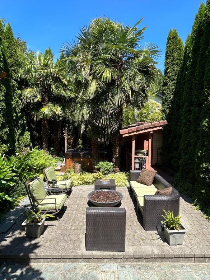 Apartment Garden Oasis Near Popular Main Street