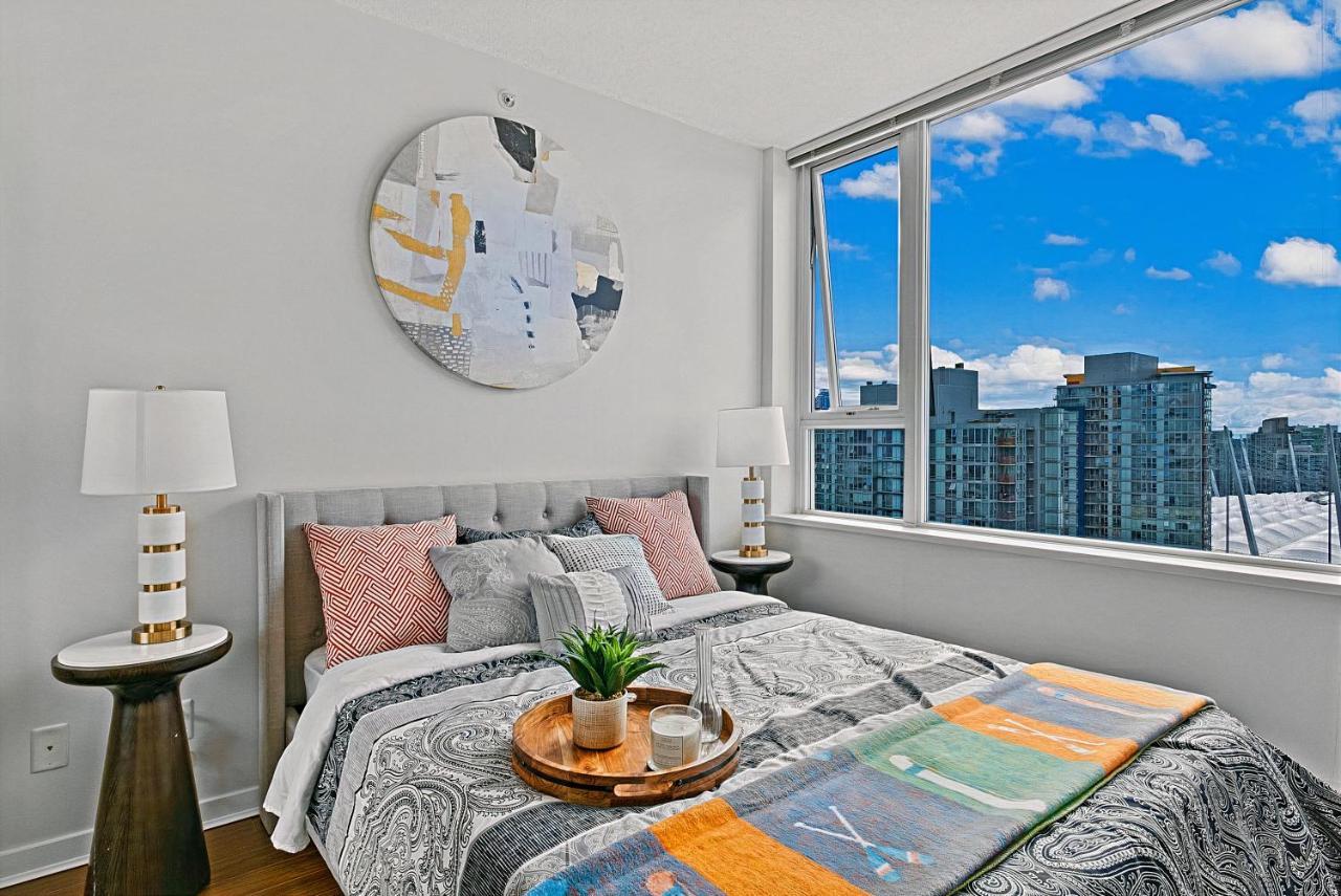 Luxe 2 Bedroom With Panoramic Views Of Apartment *