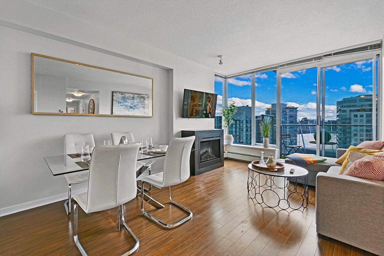 Luxe 2 Bedroom With Panoramic Views Of Apartment *