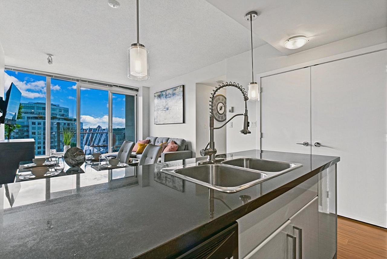 Apartment Luxe 2 Bedroom With Panoramic Views Of