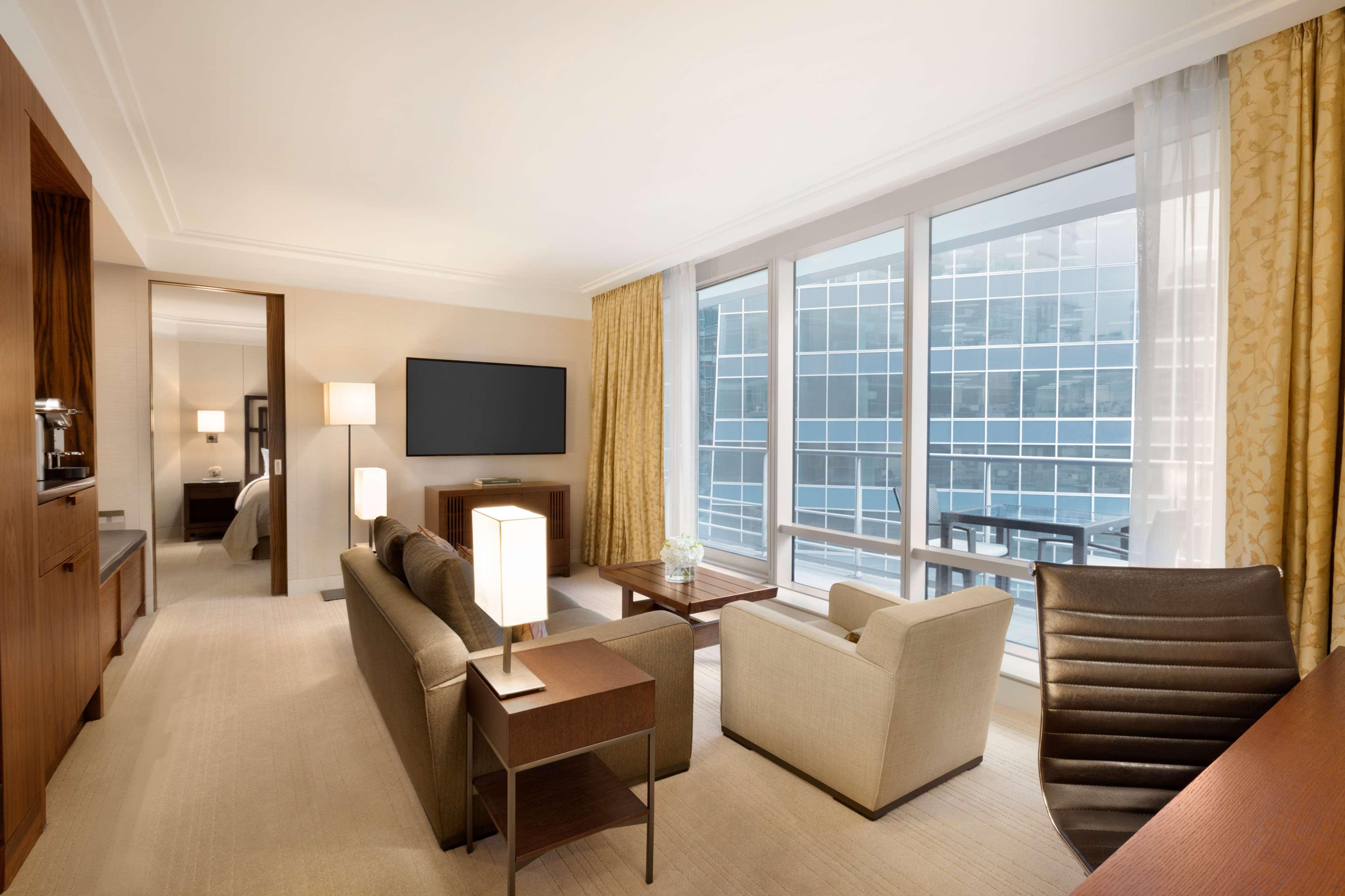 Shangri-la Hotel Vancouver