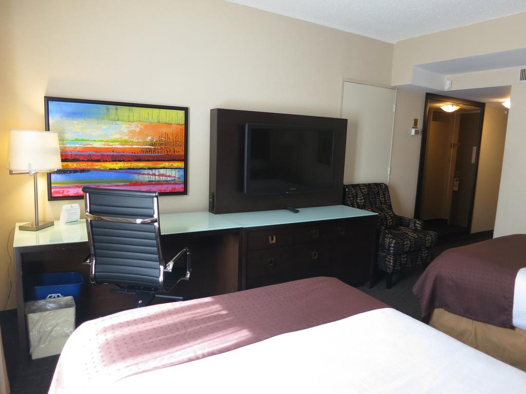 Hotel & Downtown By Ihg 3*