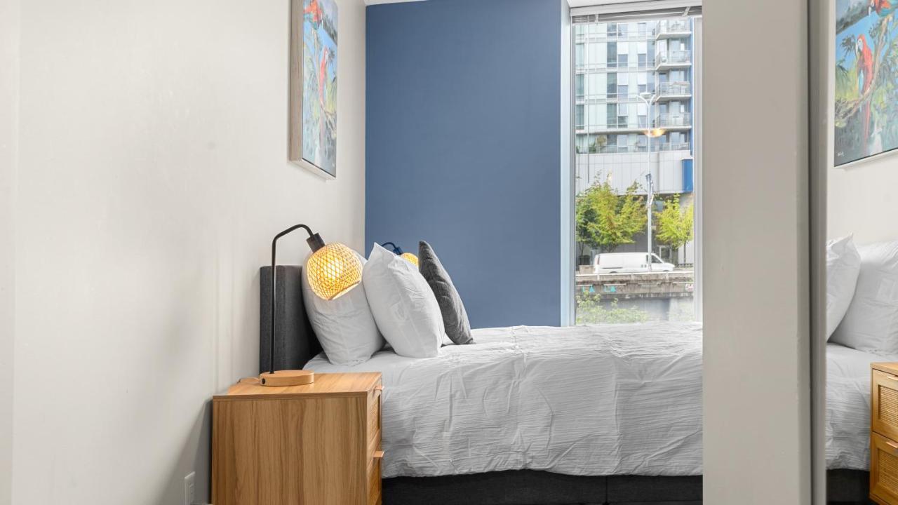 El Tesoro In The Heart Of W/ Air Con, Pool, And Free Parking * Vancouver