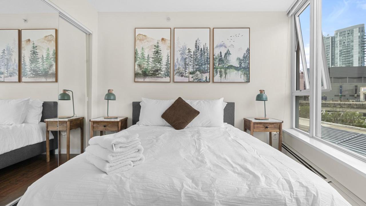 El Tesoro In The Heart Of W/ Air Con, Pool, And Free Parking Apartment *