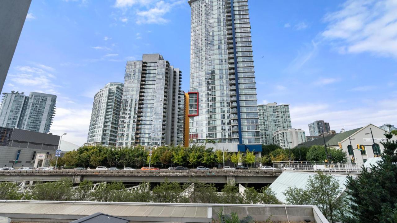 Apartment El Tesoro In The Heart Of W/ Air Con, Pool, And Free Parking Vancouver