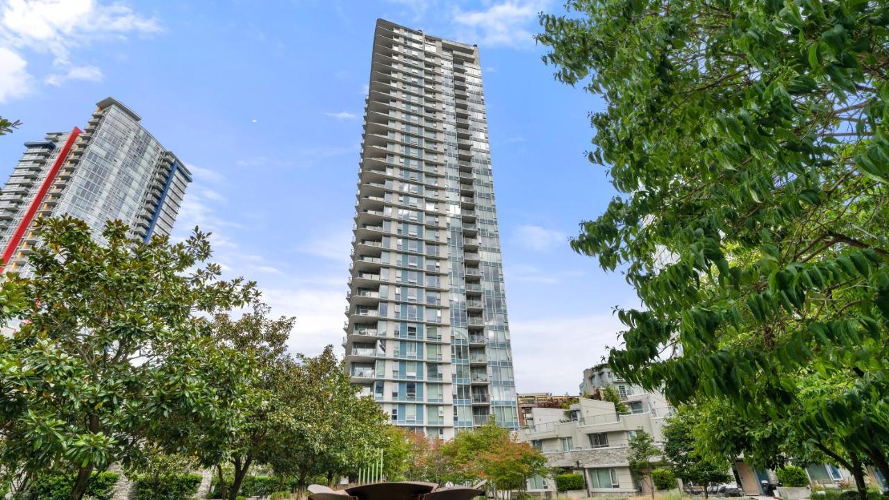 El Tesoro In The Heart Of W/ Air Con, Pool, And Free Parking Apartment Vancouver