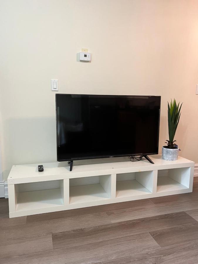 Private 1 Bed 1 Bath 15 Mins Yvr And Downtown 舒适安静 Apartment