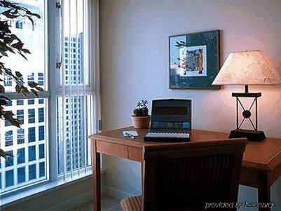 Hotel Carmana & Vancouver
