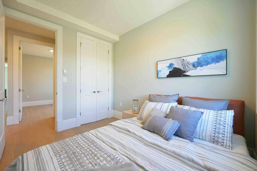 Four Bedrooms New Lovely Duplex -1626 *