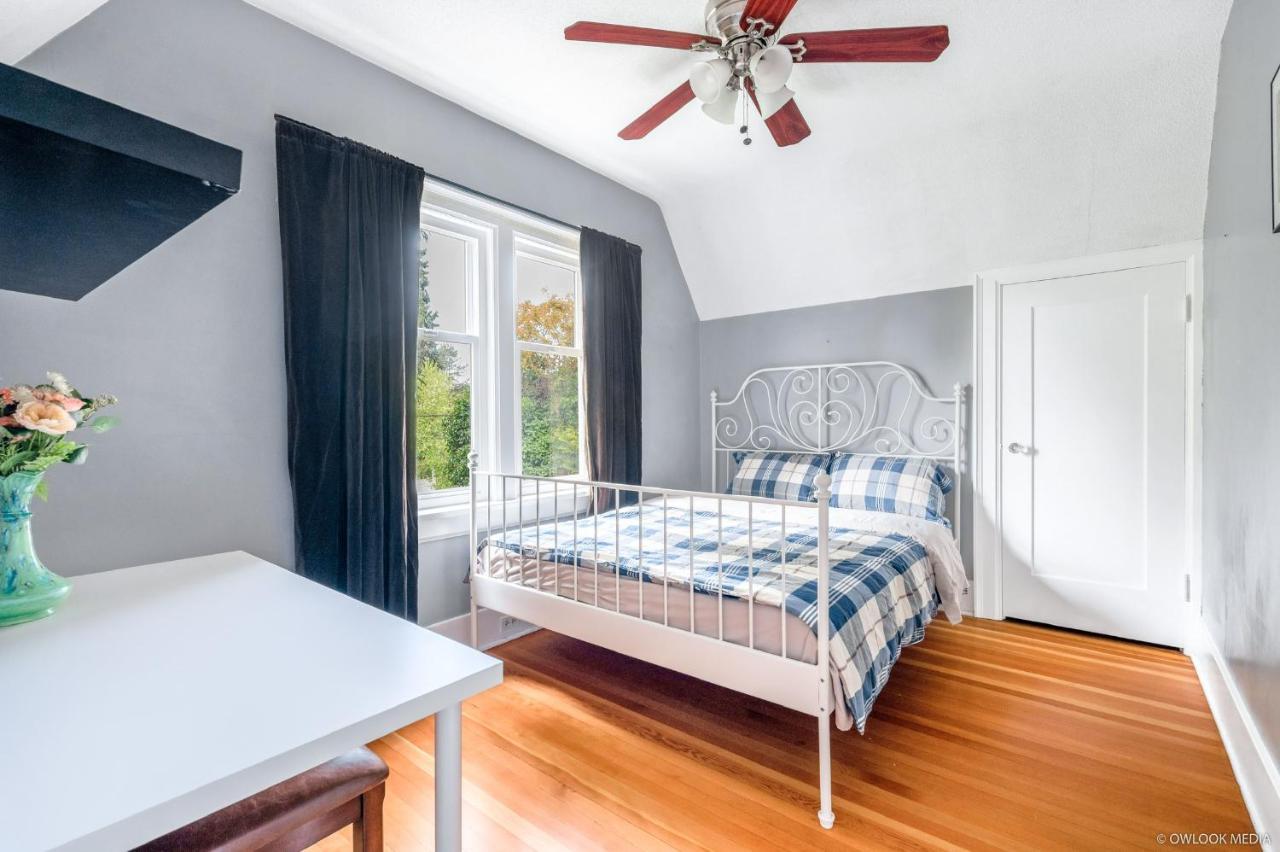 Cozy House Close To Downtown And Ubc Villa