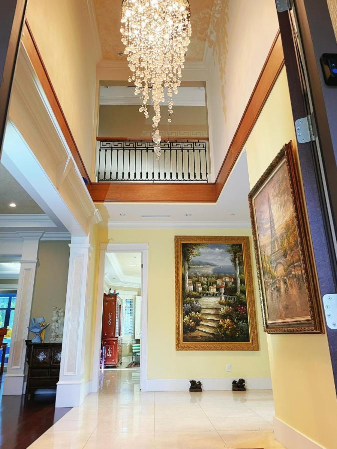 Homestay 紧邻magee中学 No 1温哥华市中心舒适优雅独立卫生间套房 *