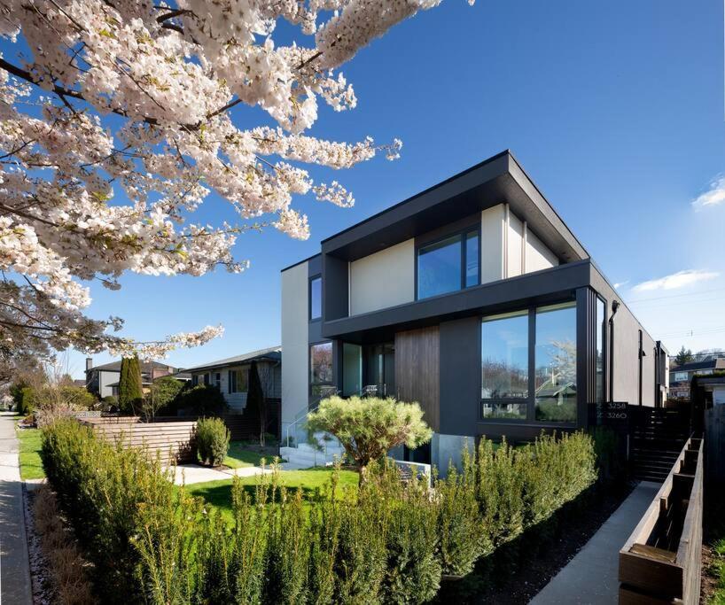 Apartment Designer 2 Bdr Garden - Arbutus, Kits & Ubc *