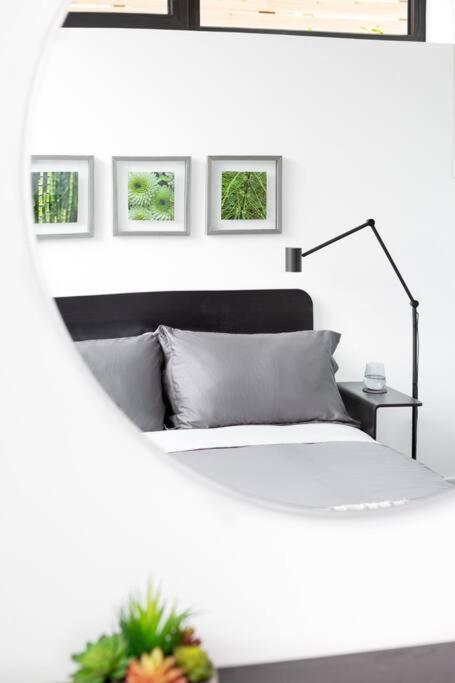 Designer 2 Bdr Garden - Arbutus, Kits & Ubc Apartment *
