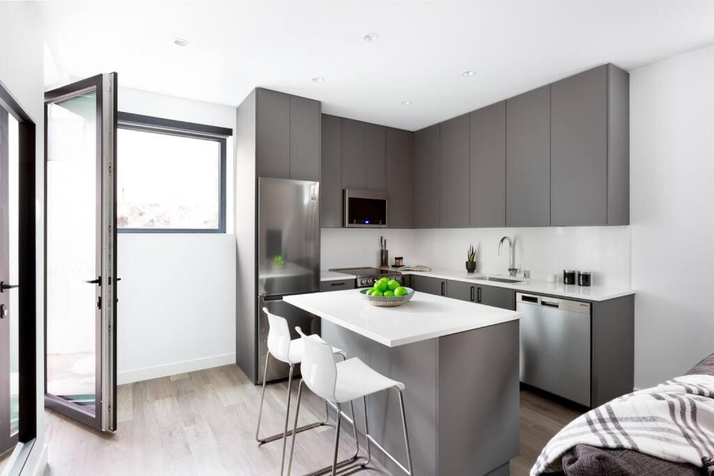 Apartment Designer 2 Bdr Garden - Arbutus, Kits & Ubc *