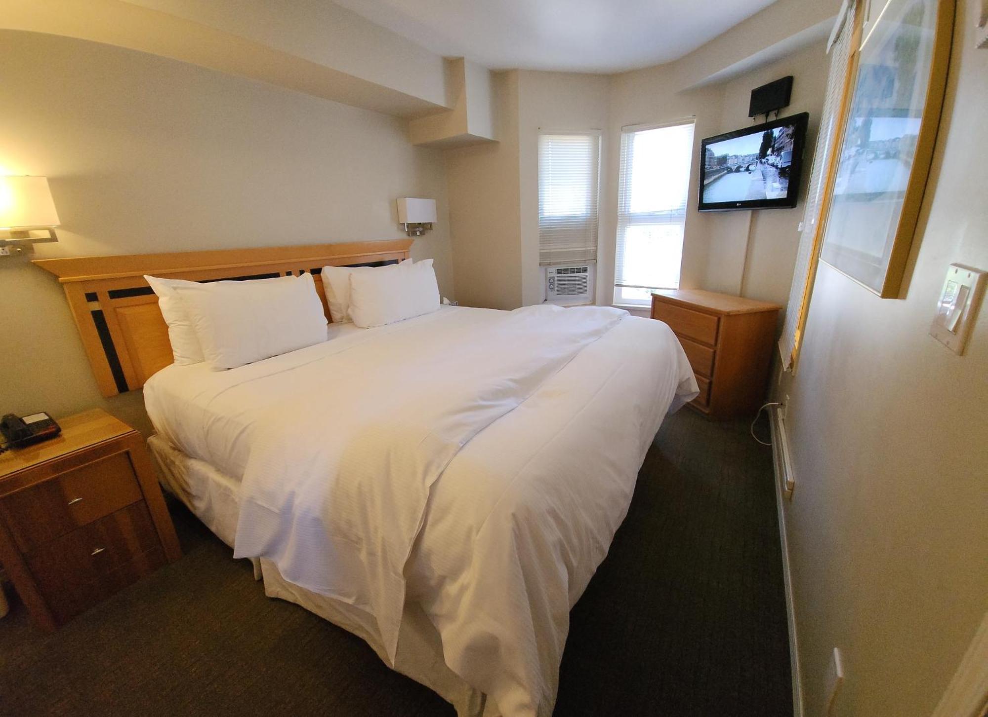 Times Square Aparthotel 3*