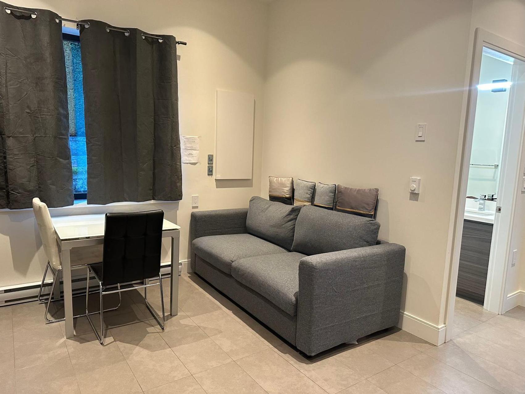 A Tiny House Near Ubc 温哥华ubc小别墅 Villa *