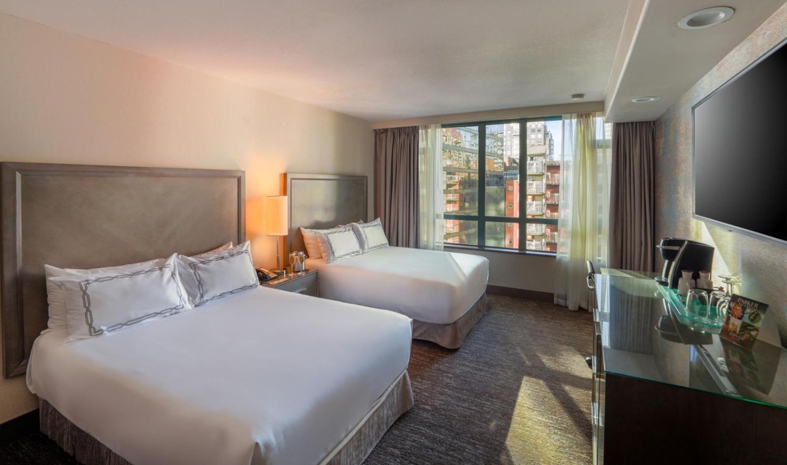 Hotel The Parker And Rooftop 4*