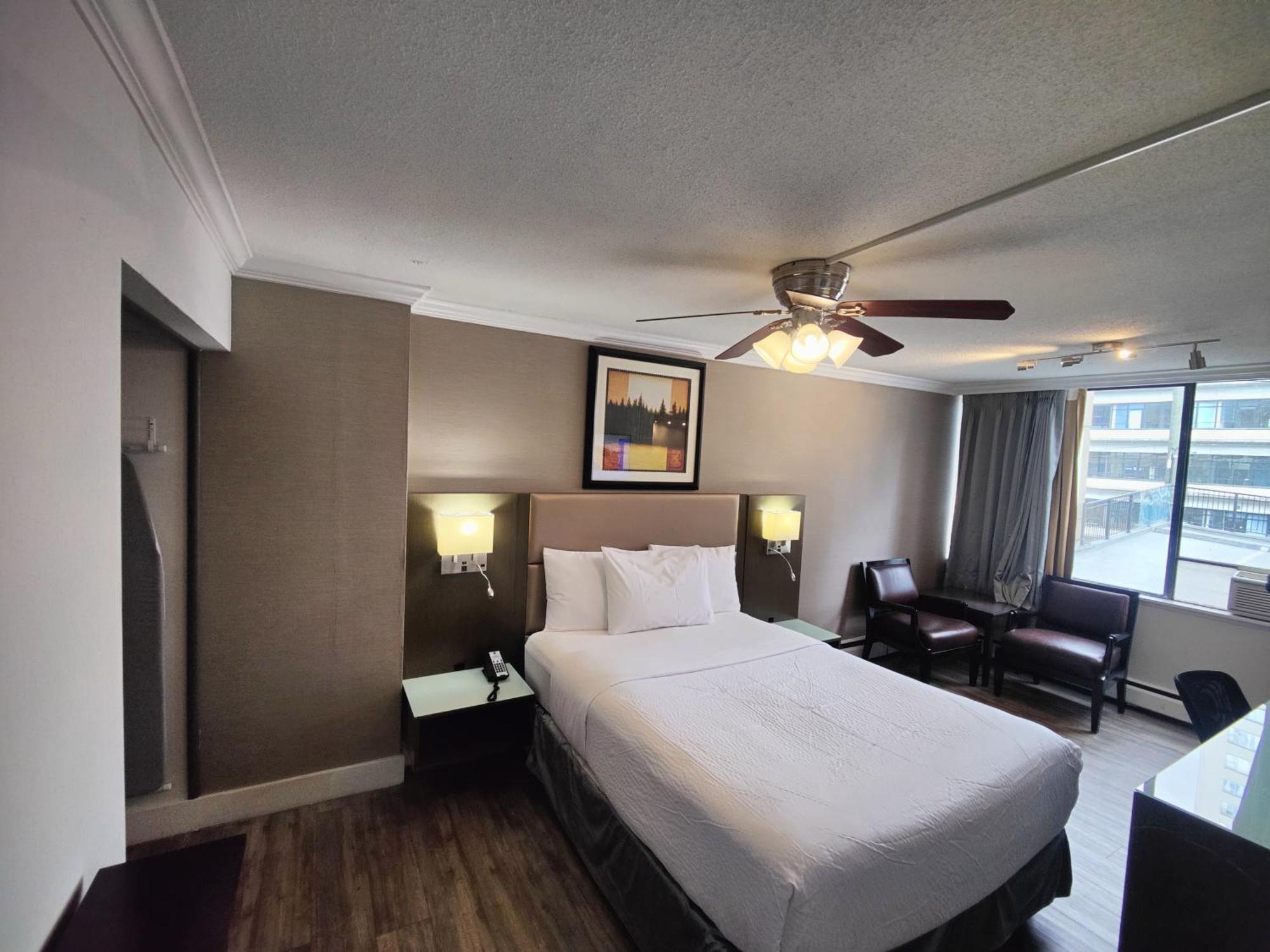 Divya Sutra On Robson Downtown 3*