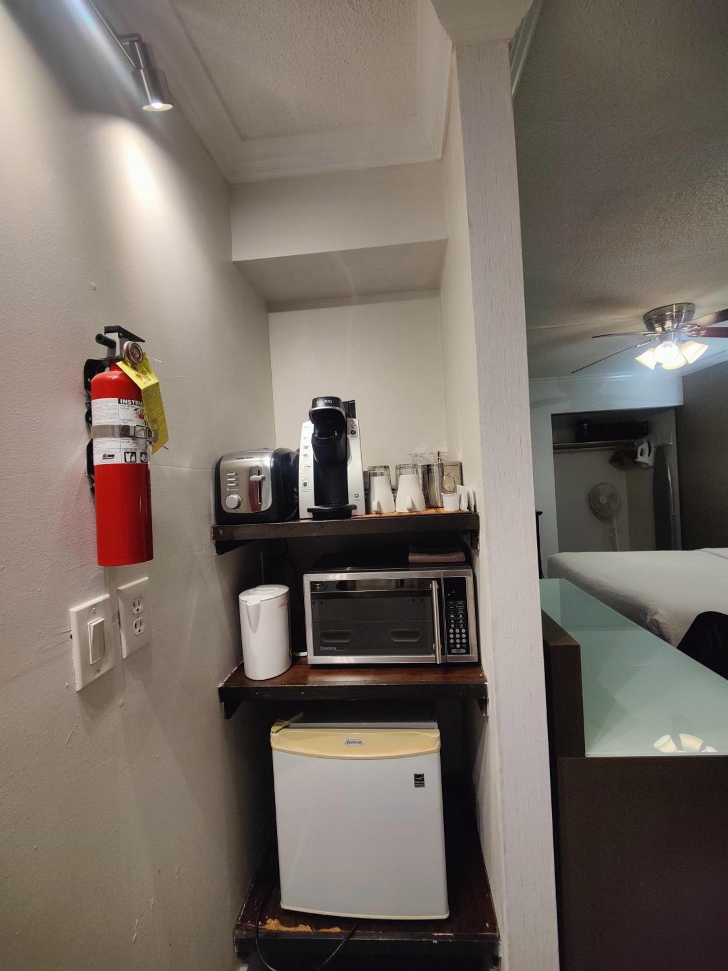 Divya Sutra On Robson Downtown Aparthotel 3*
