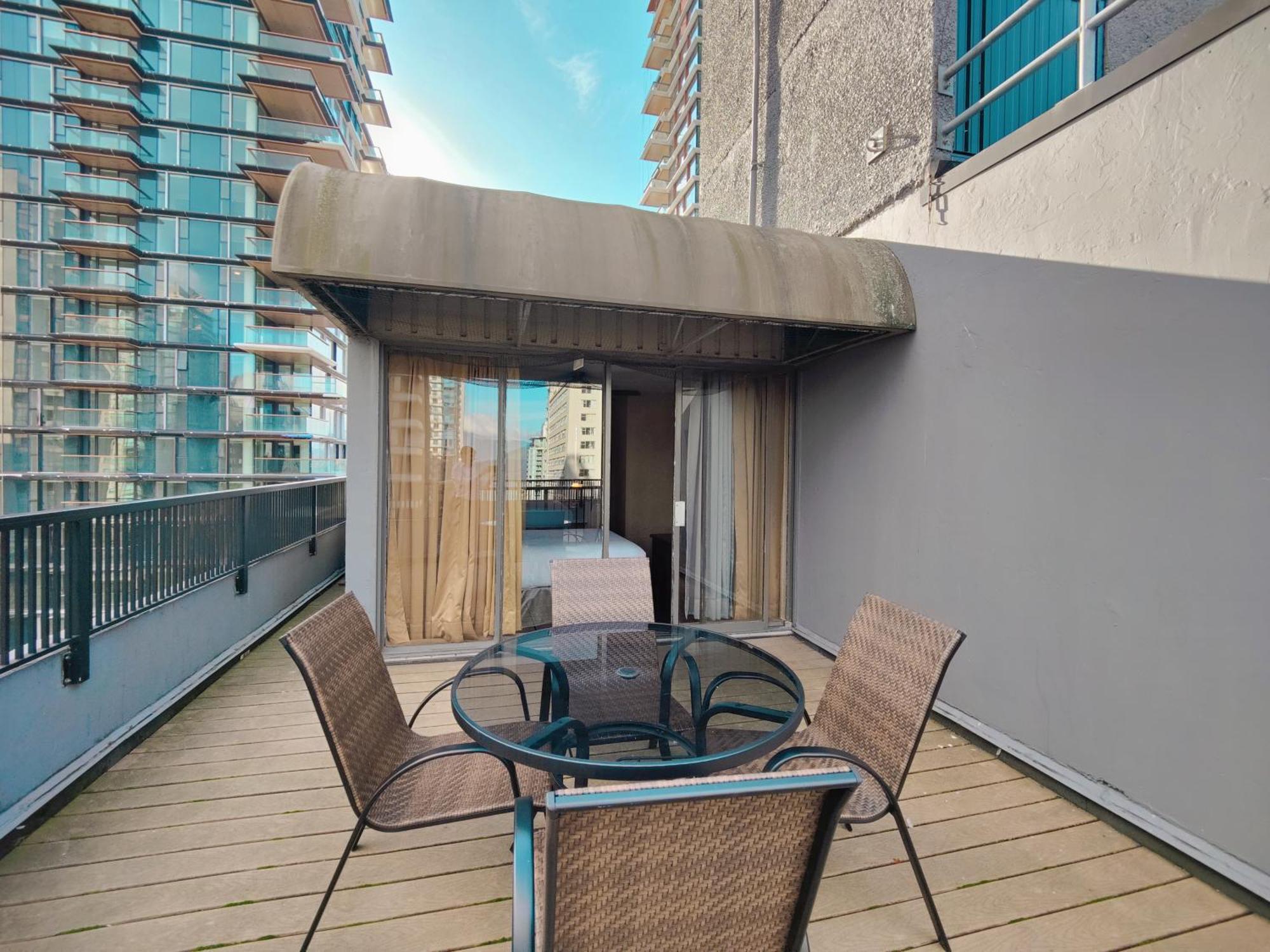 Divya Sutra On Robson Downtown 3*