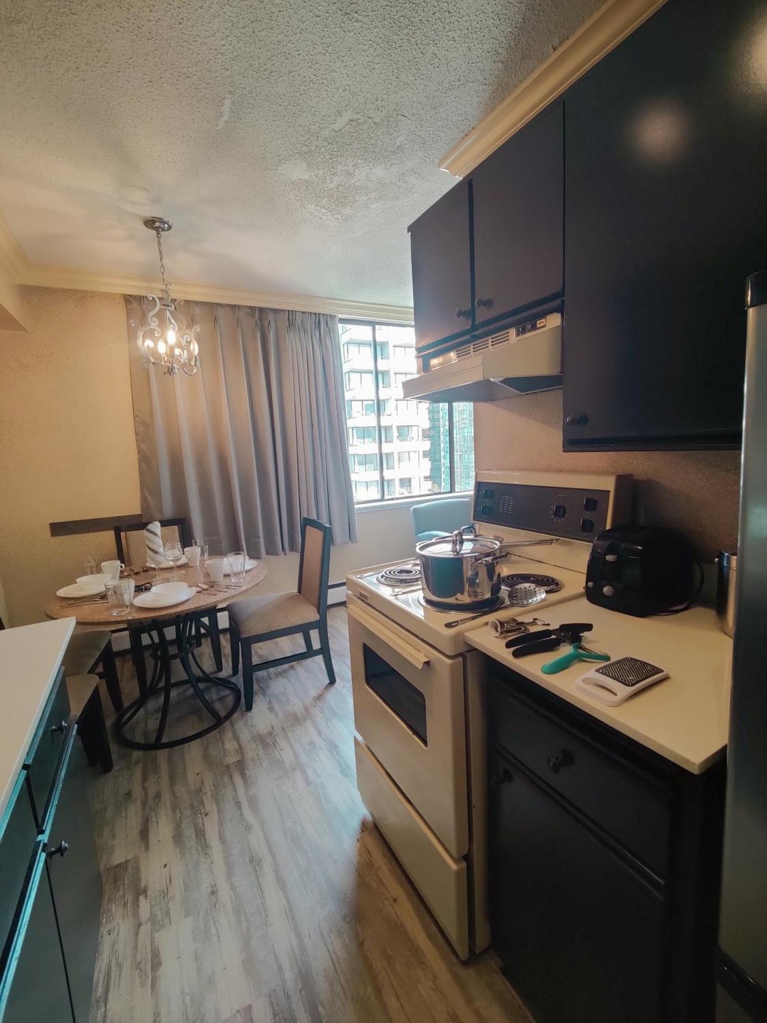 Divya Sutra On Robson Downtown 3*