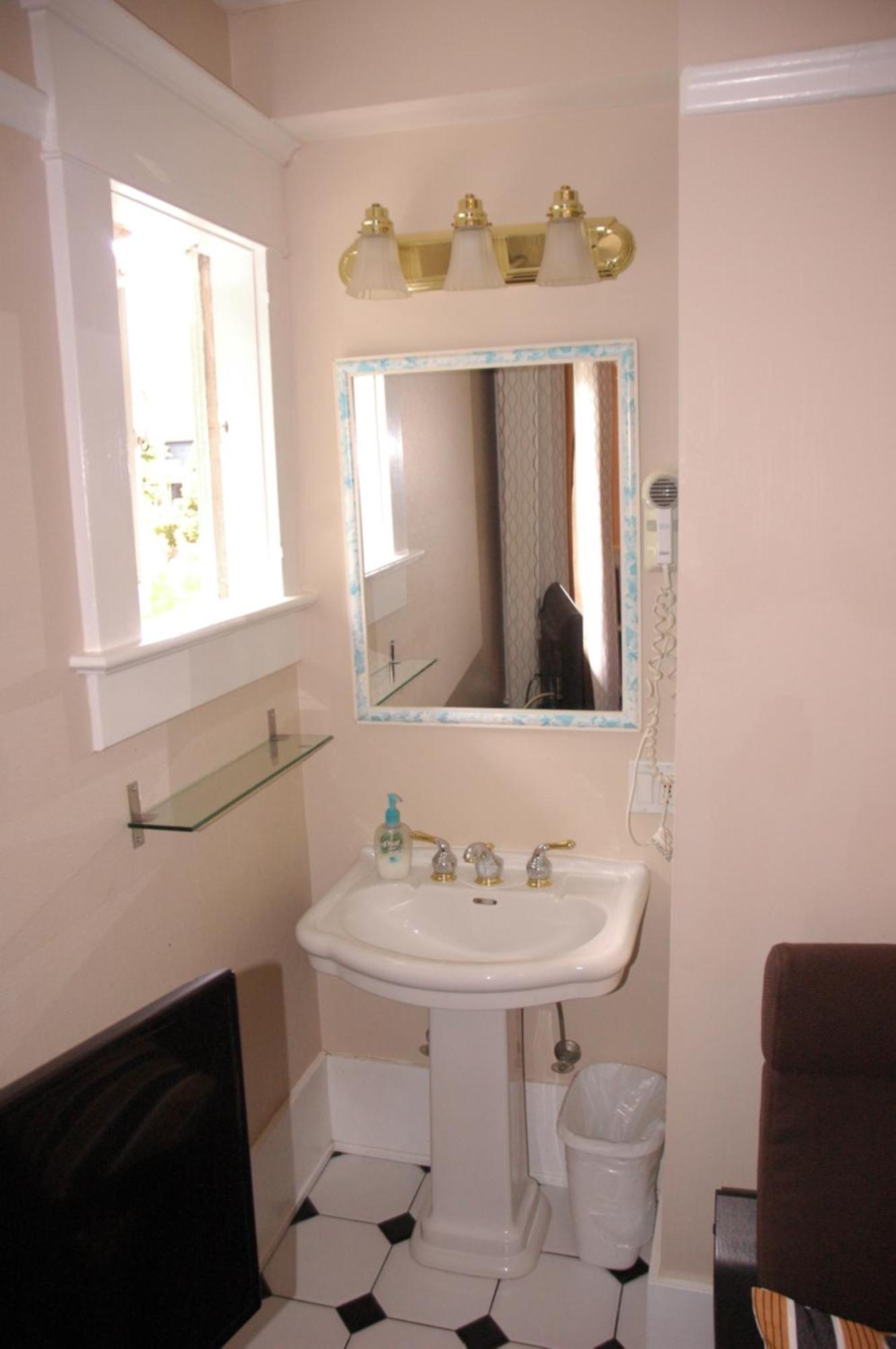 Bed & Breakfast Windsor 4*