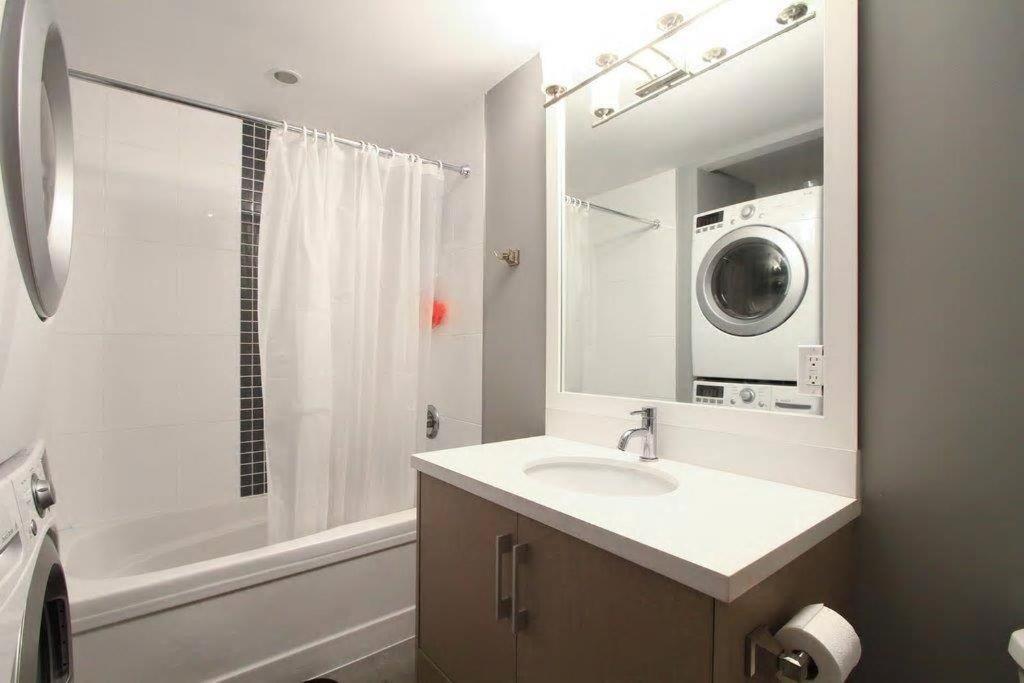 Qe Park Garden 3br 1.5ba * Vancouver