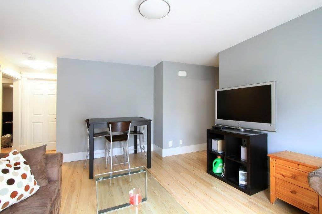 Qe Park Garden 3br 1.5ba Vancouver