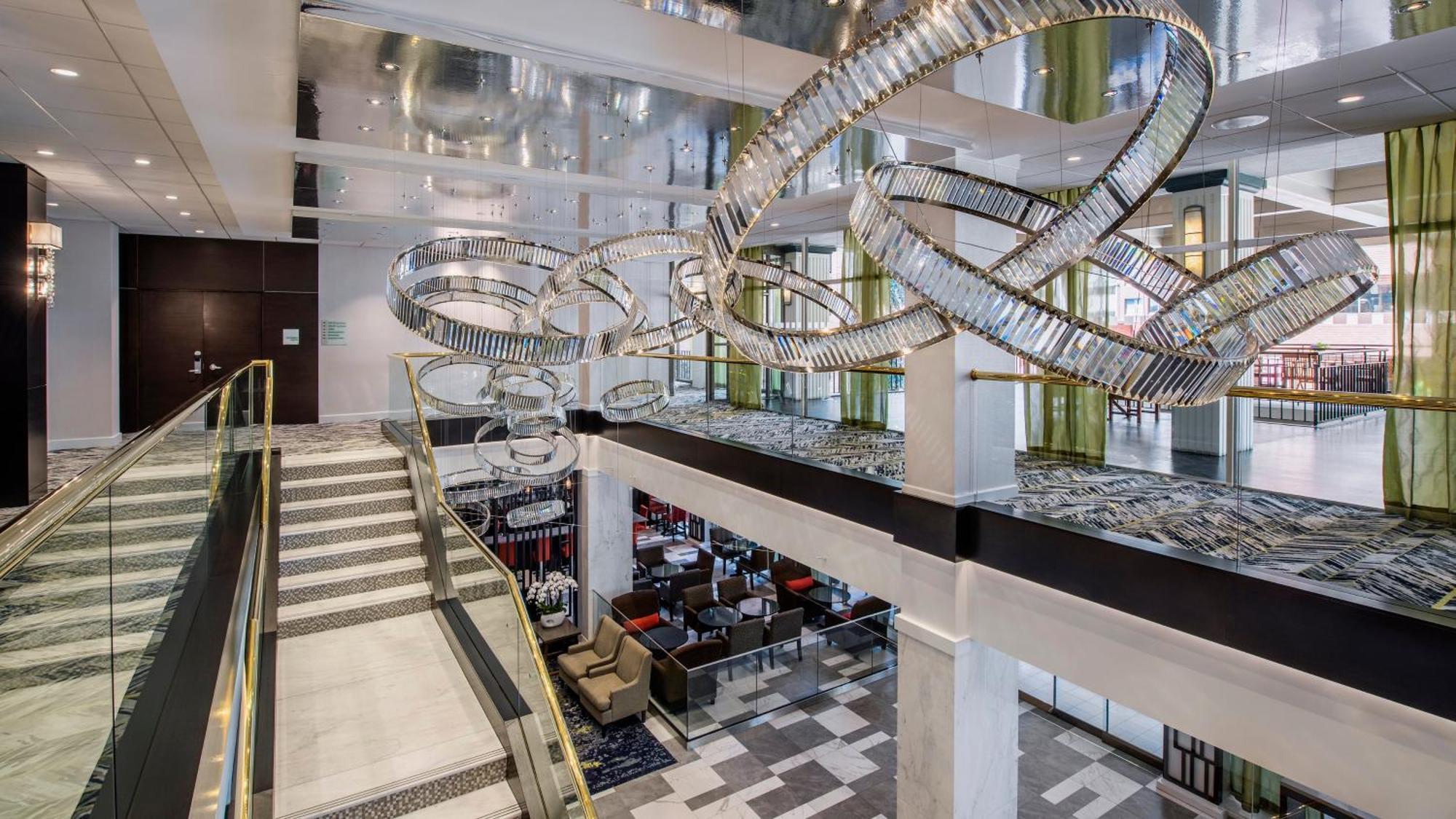 Hotel & Downtown By Ihg 3*