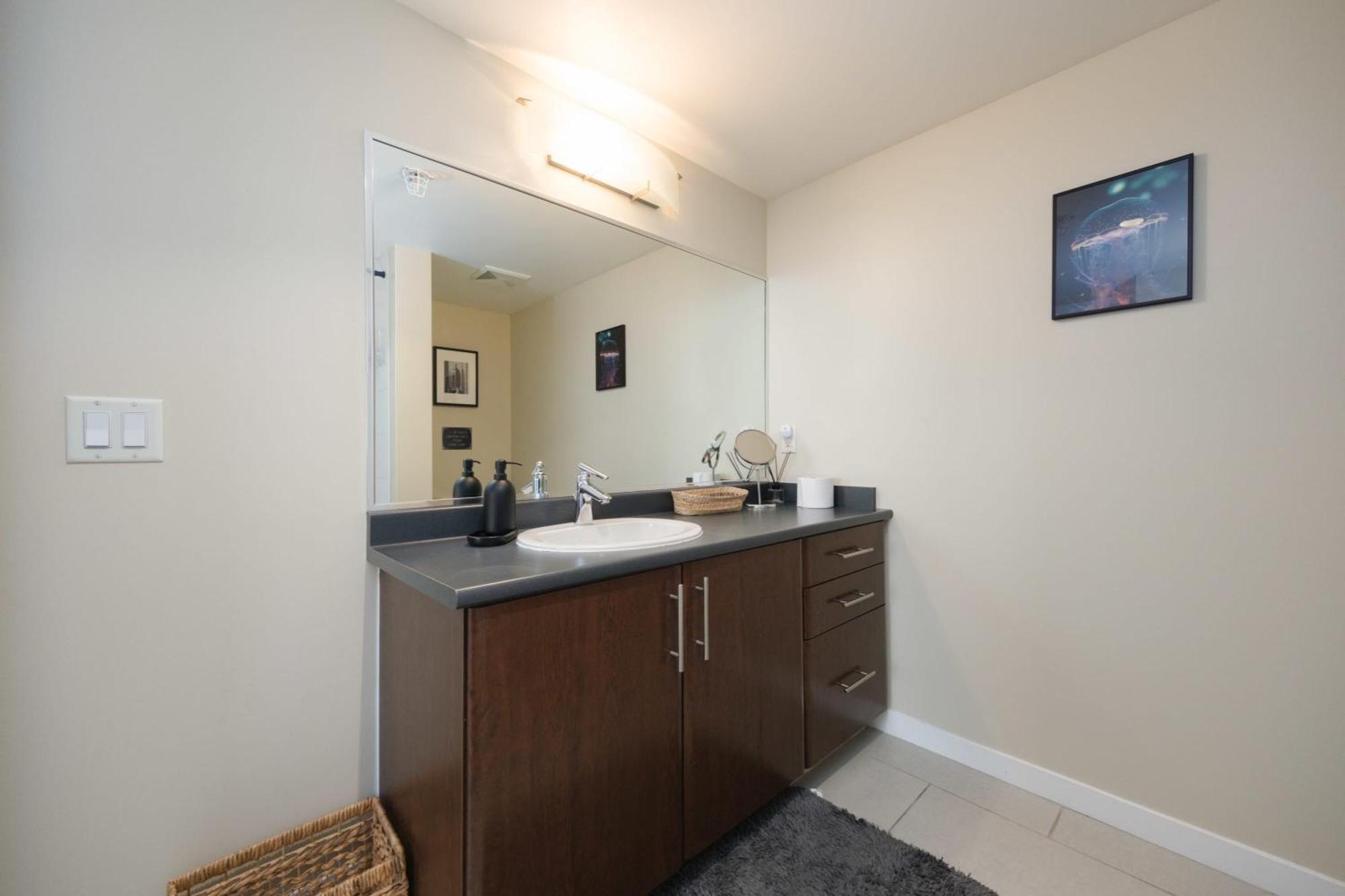 Sub-penthouse With Jacuzzi Pool & Sauna