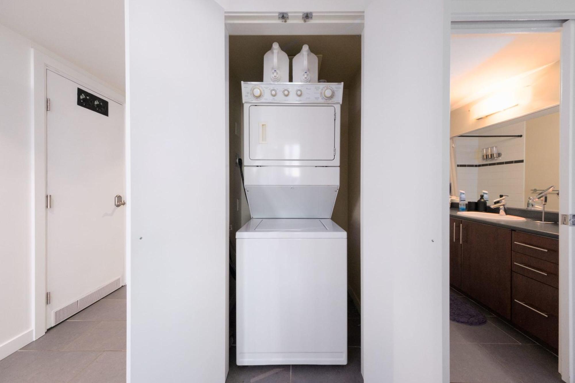 Apartment Sub-penthouse With Jacuzzi Pool & Sauna *