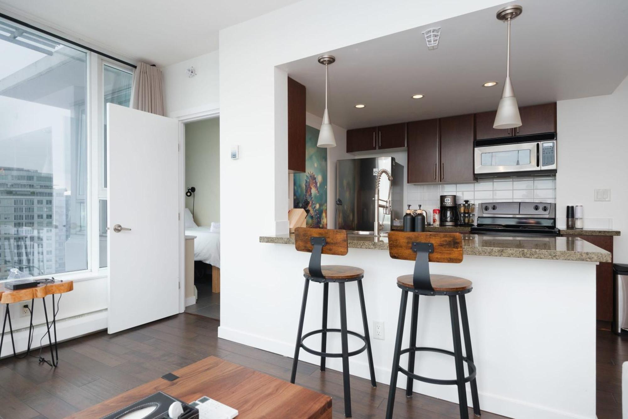 Apartment Sub-penthouse With Jacuzzi Pool & Sauna