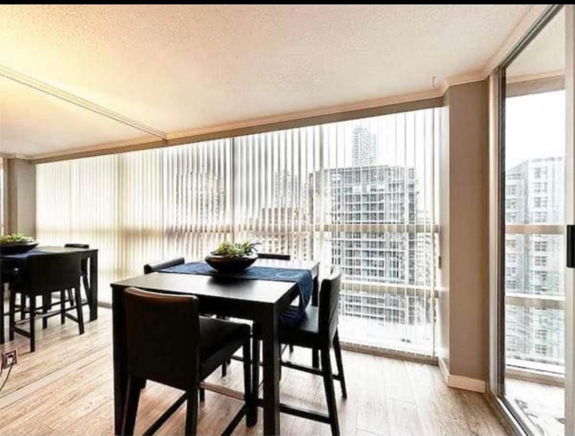 Luxurious 1 Bed 1 Bath In The Heart Of Downtown Vancouver