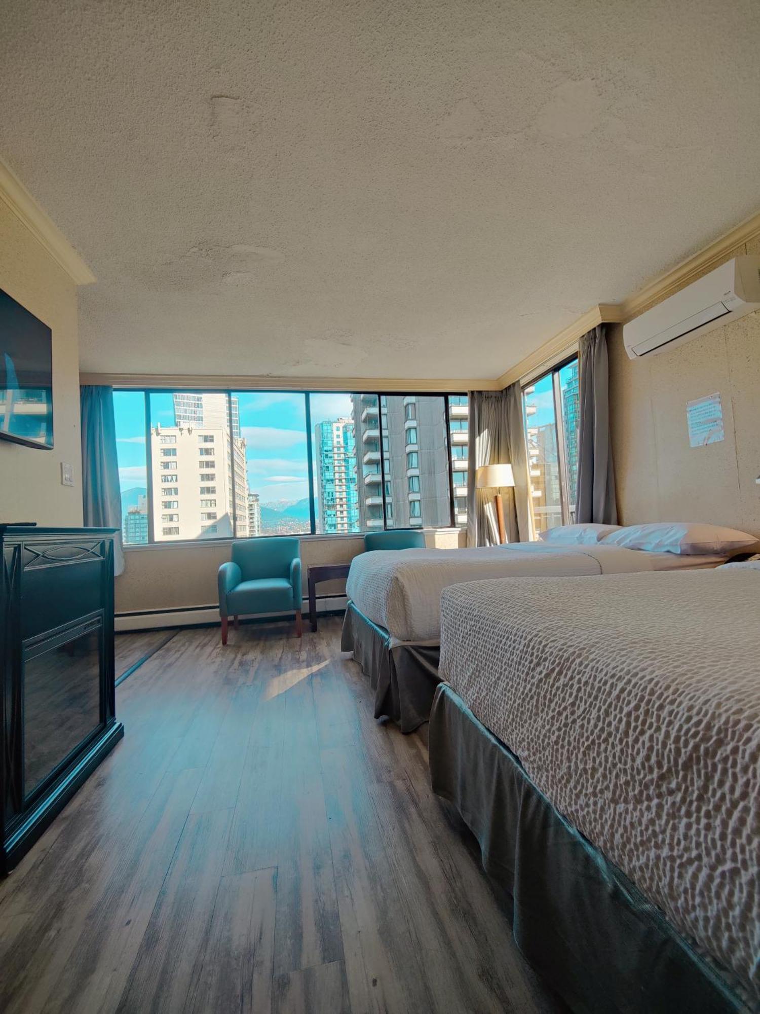 Divya Sutra On Robson Downtown 3*
