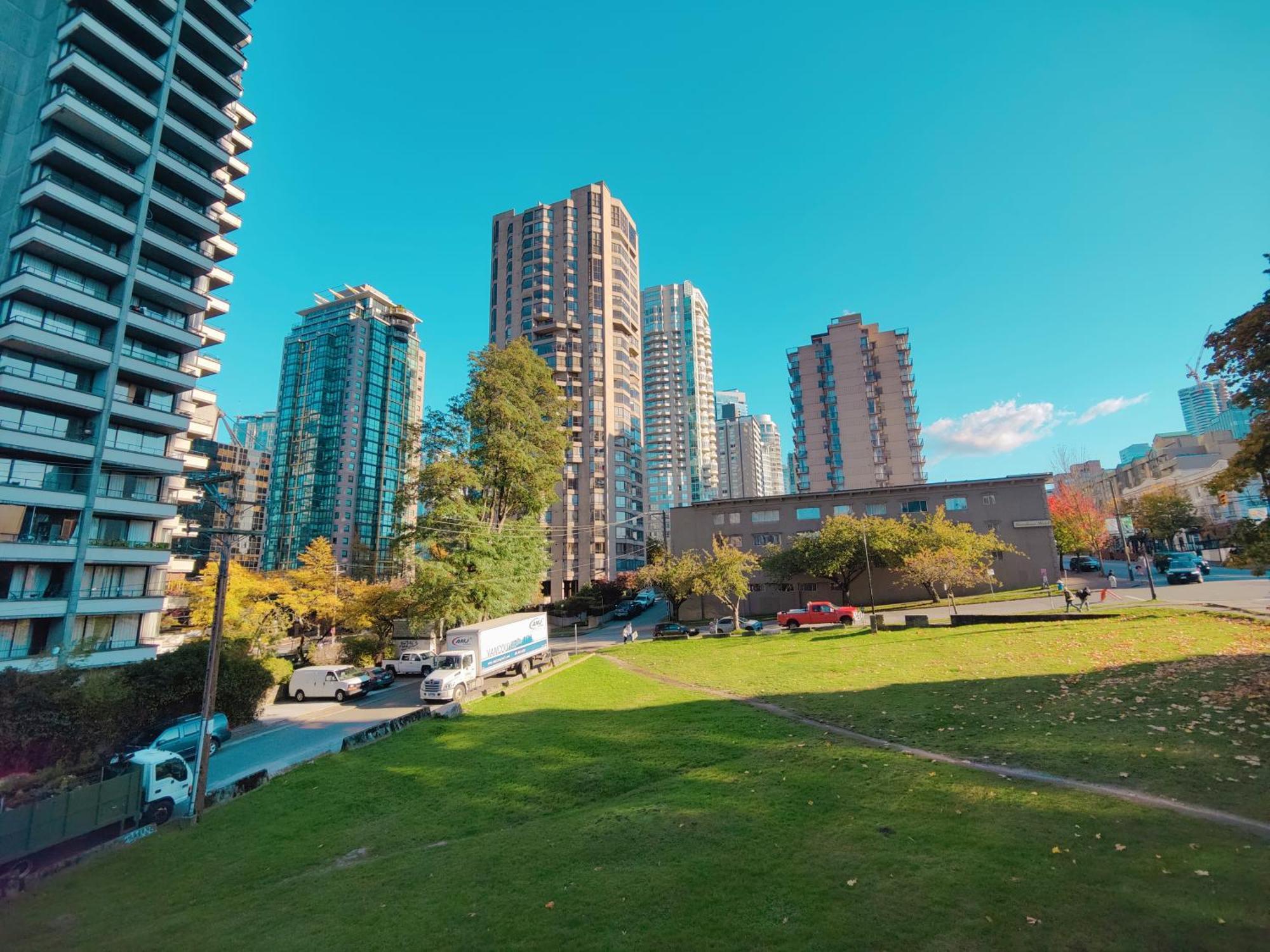Divya Sutra On Robson Downtown