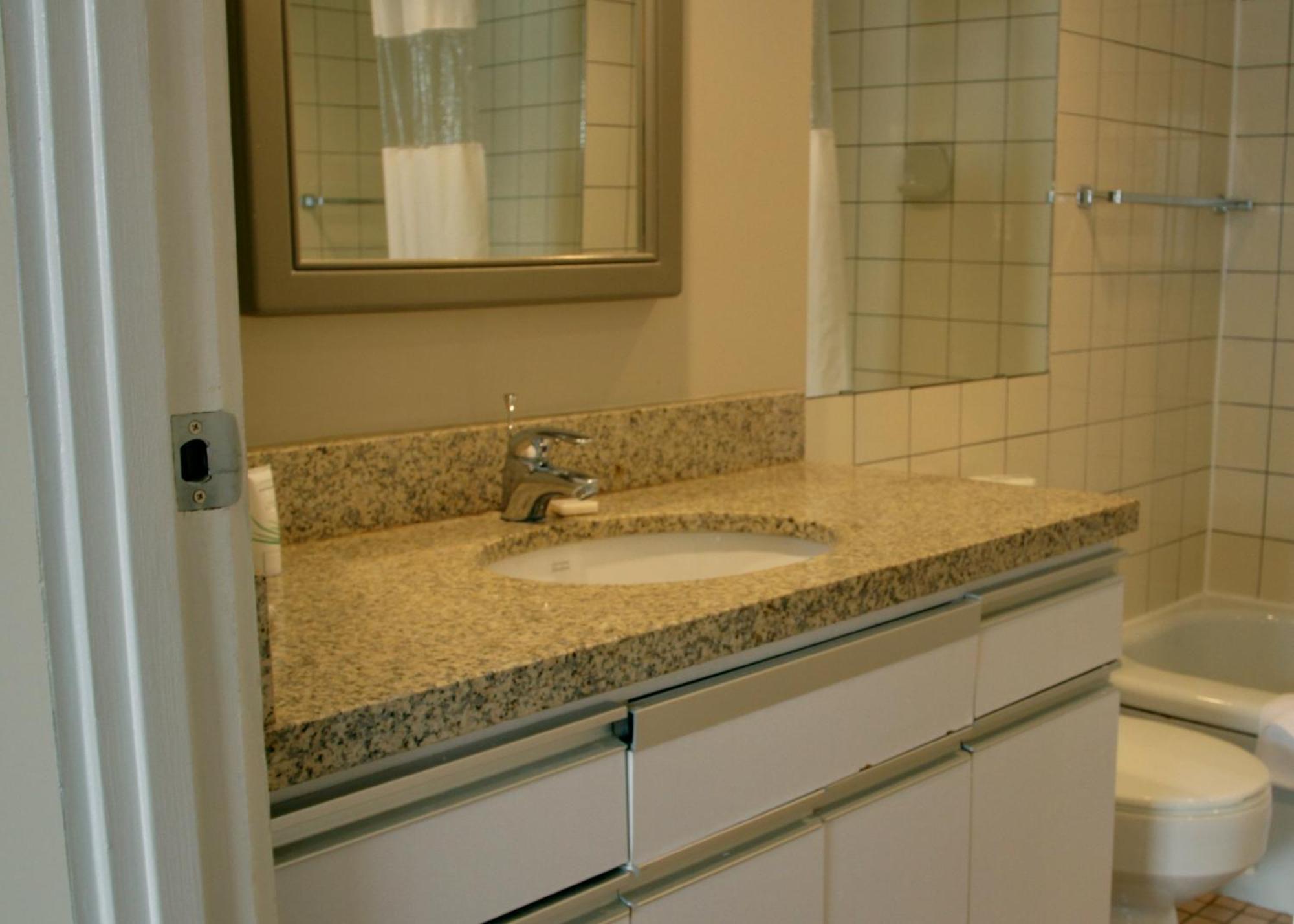 Aparthotel Rosellen At Stanley Park Vancouver