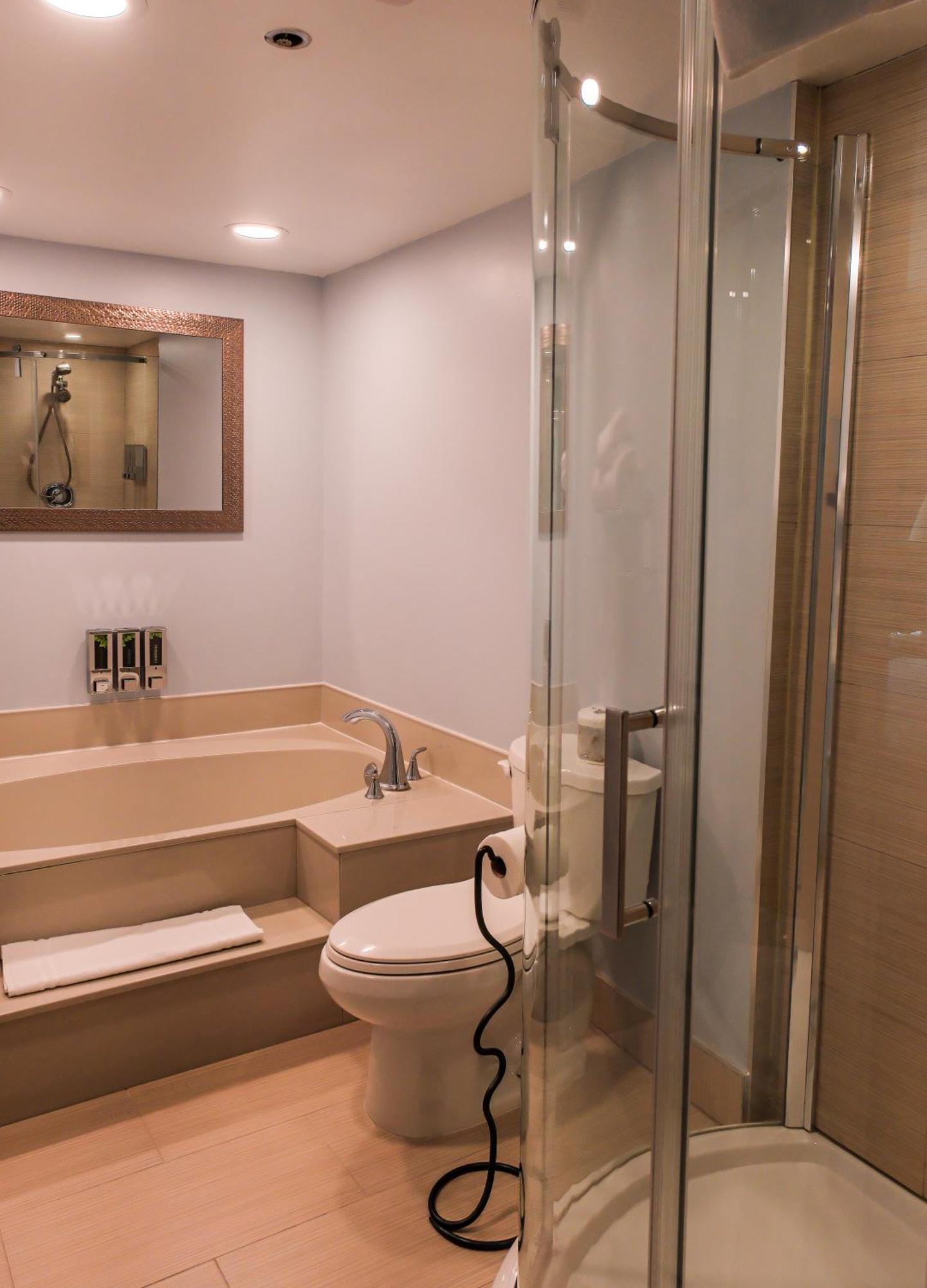 The Listel Hotel 4*