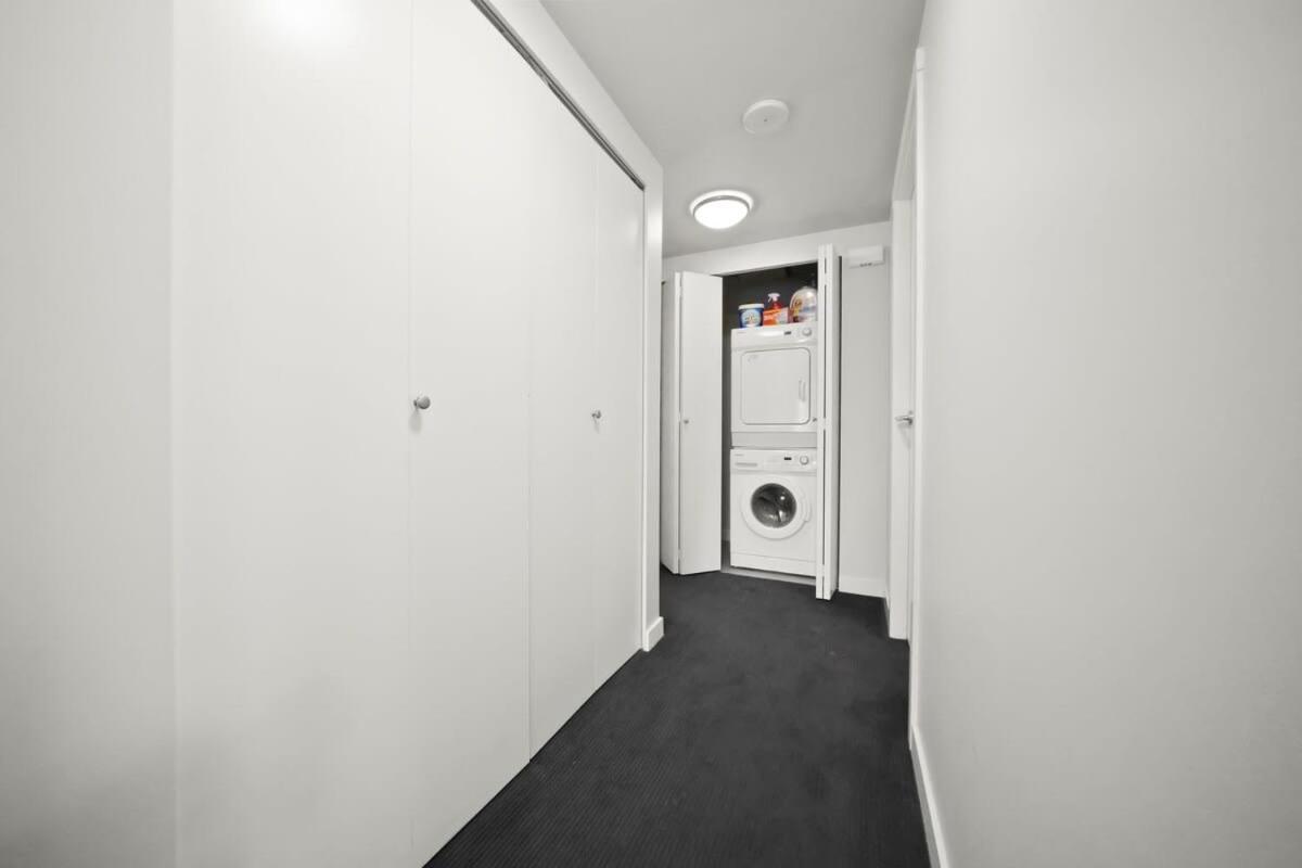 Serene And Chic Townhome By Dt With Free Parking Apartment *