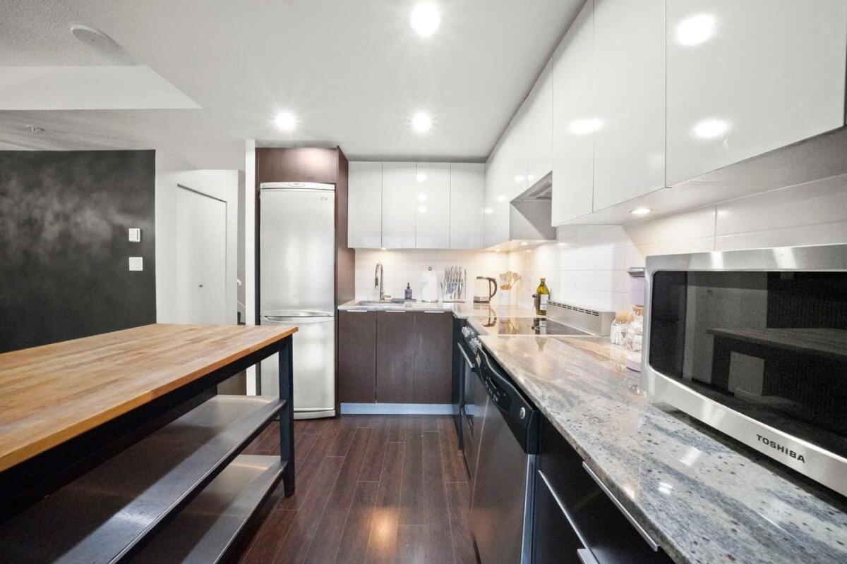 Serene And Chic Townhome By Dt With Free Parking * Vancouver
