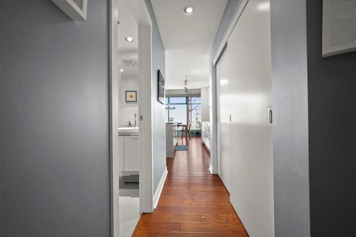 Apartment Breathtaking Water Views Downtown With Free Parking