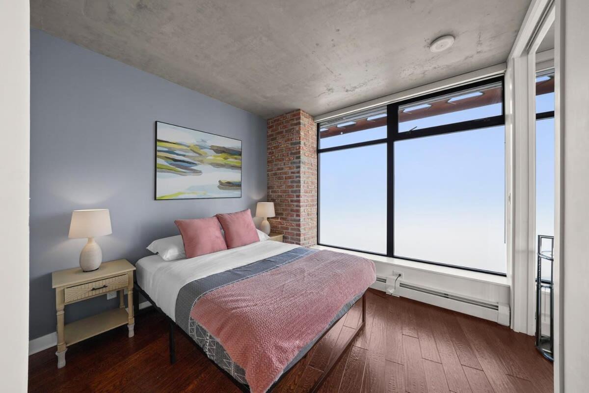 Apartment Breathtaking Water Views Downtown With Free Parking