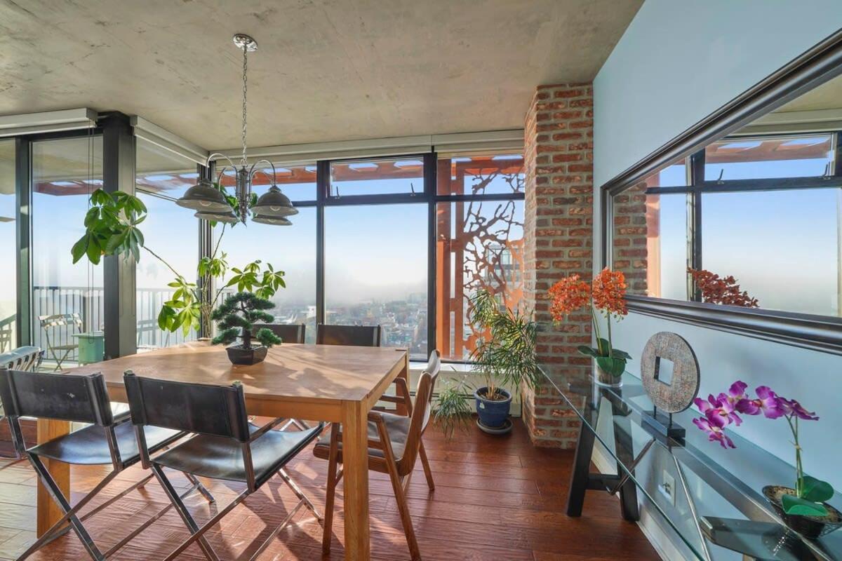 Apartment Breathtaking Water Views Downtown With Free Parking *