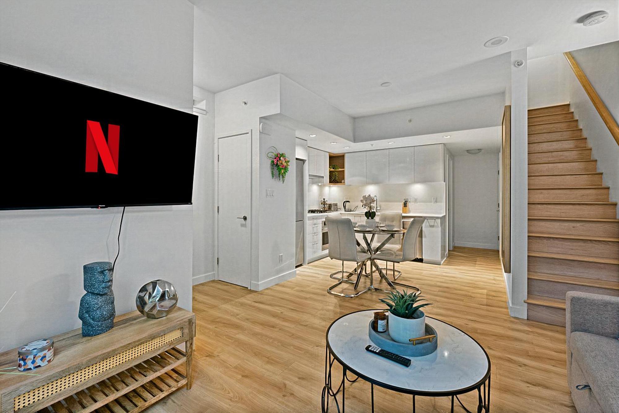 Elegant & Cozy Two-bedroom Duplex In The Heart Of Yaletown Apartment Vancouver