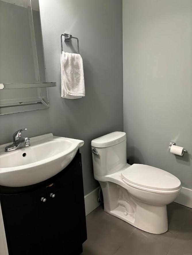 Holiday home Qe Park Garden 3br 1.5ba Vancouver