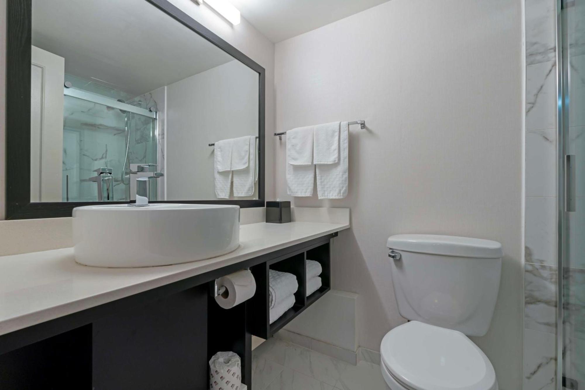 Western Sands Hotel Vancouver