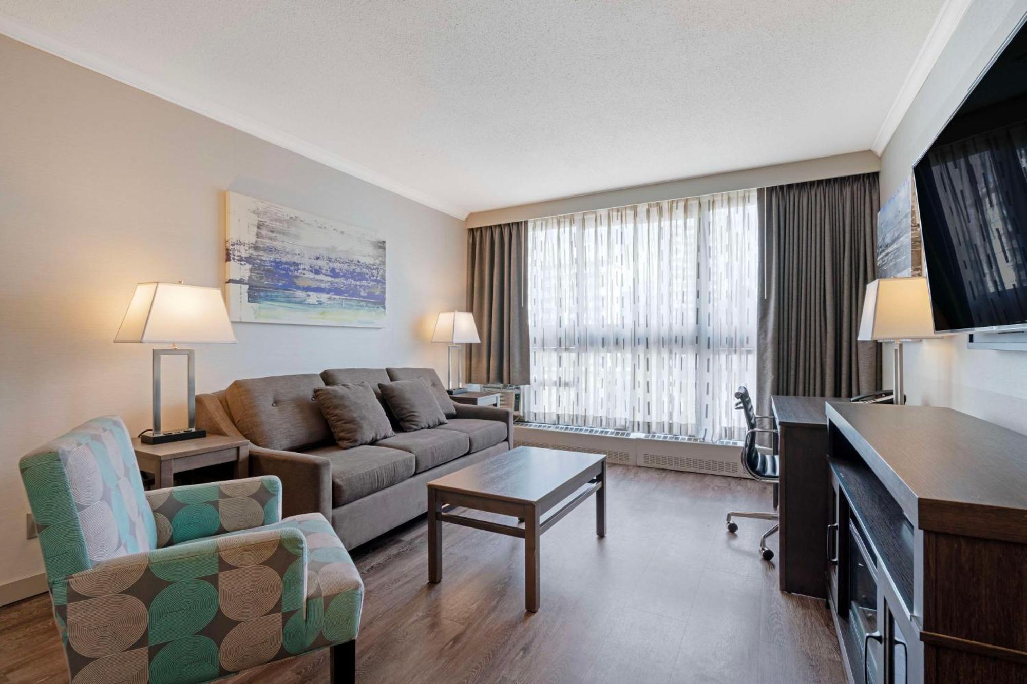 Western Sands 3*
