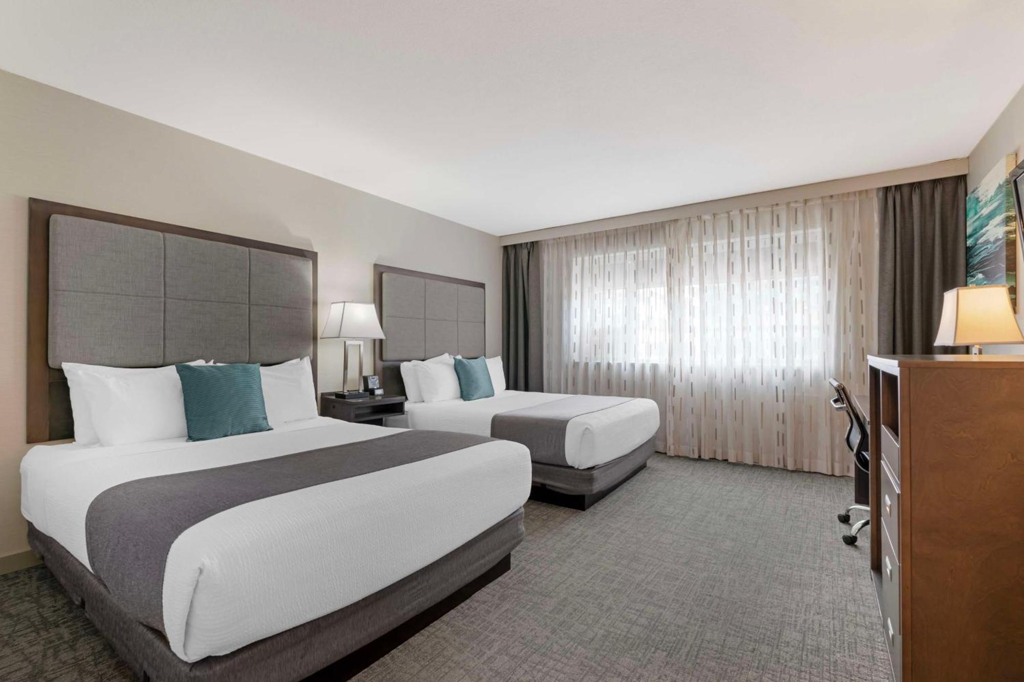 Western Sands Hotel