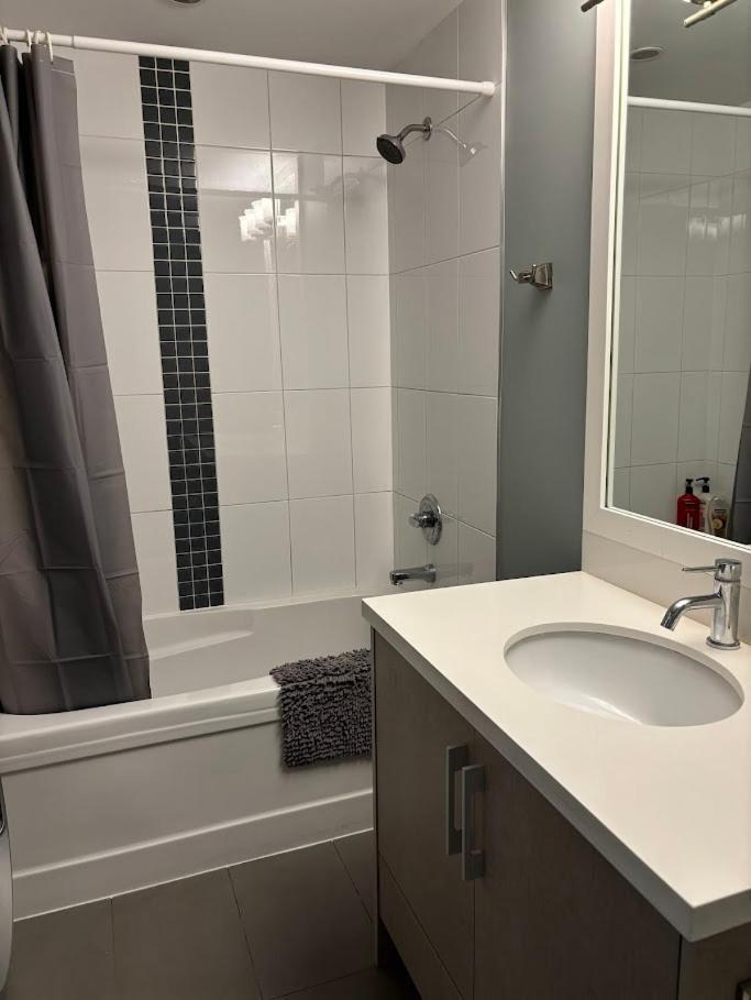 2 Bdr Qe/riley Park Cambie/main By Canada Line Holiday home *