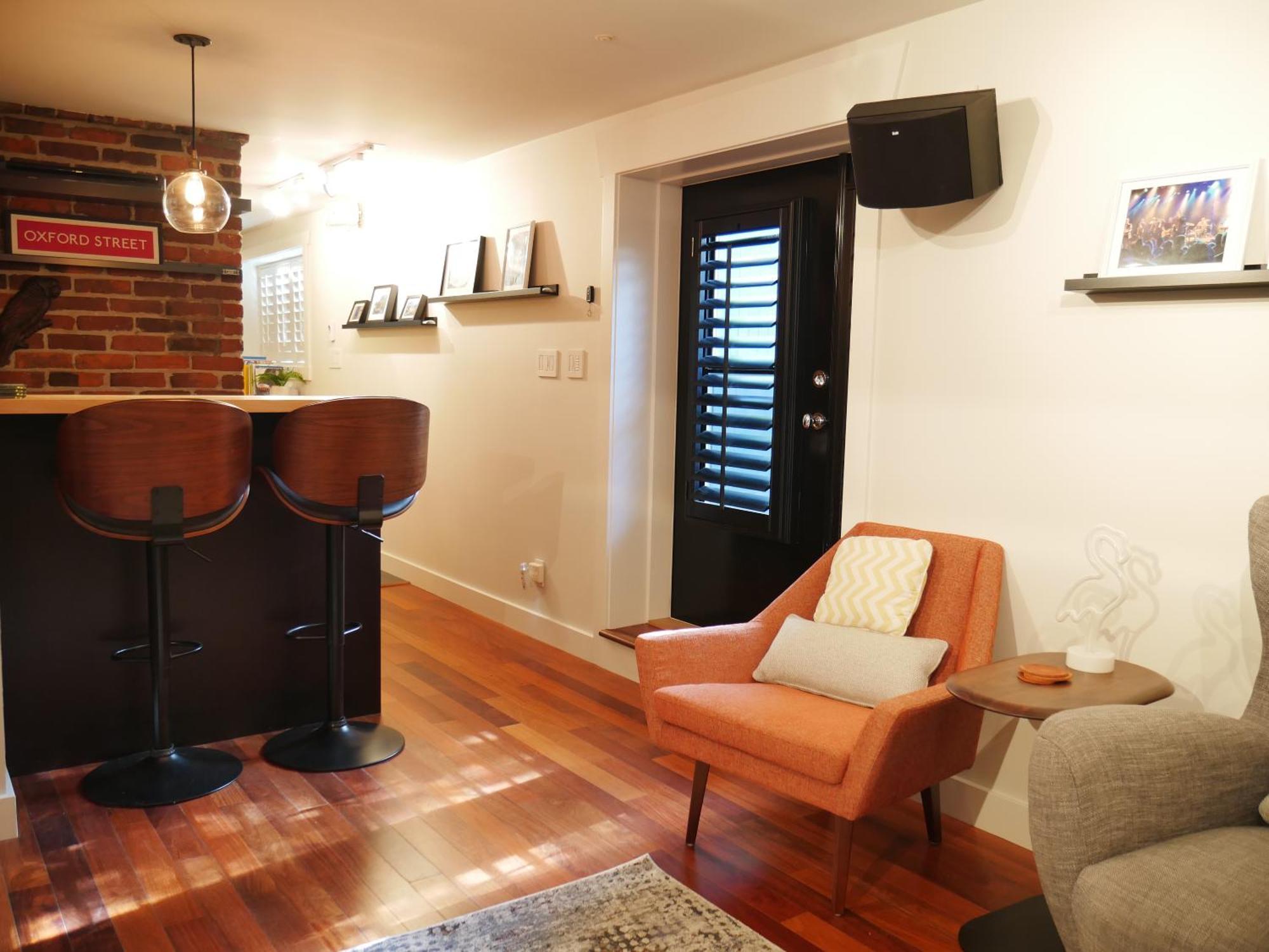 Kool Kits! Family-run & Near Ubc, Downtown, Nature Apartment *